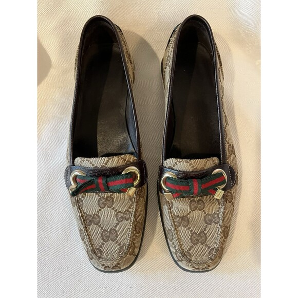 Gucci Signature GG Canvas Loafer With Bow, Rubber Driving  Sole Women Size 6 M - Picture 1 of 14